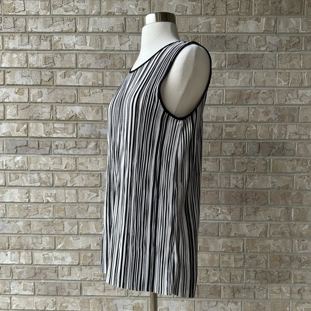 Vince Camuto Striped Top Blouse Size S 🌸 - Picture 7 of 9